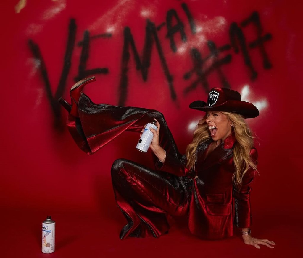 Record busca jornalistas para&nbsp;#AFazenda17