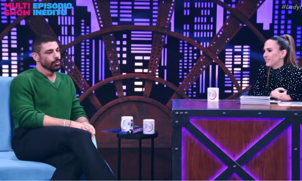 Ele tá global! Tatá Werneck cita nome de Leo Dias em brincadeira com Cauã&nbsp;Reymond