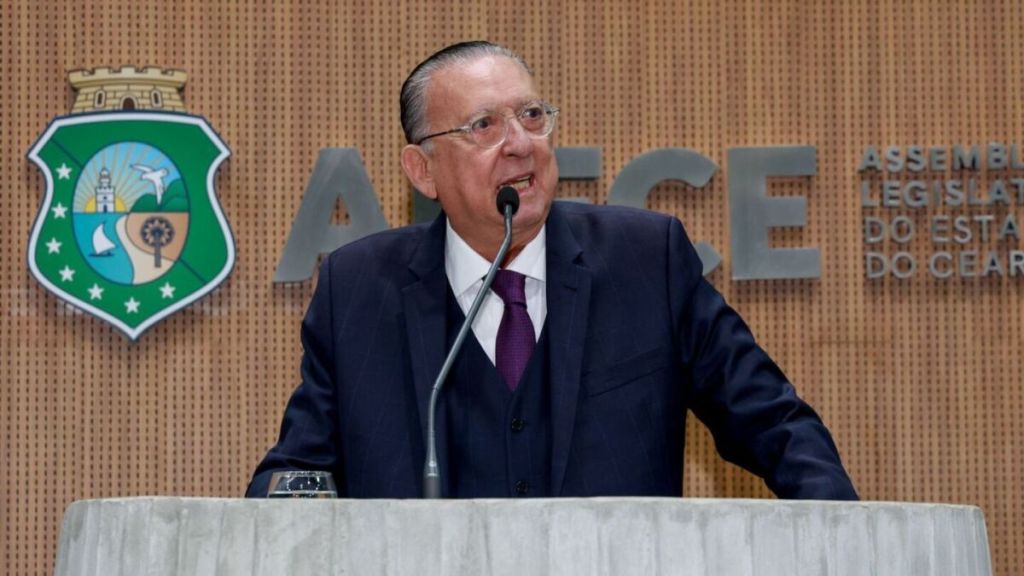 Galvão Bueno faz vaia cearense ao receber “Título de Cidadão Cearense” na Assembleia Legislativa