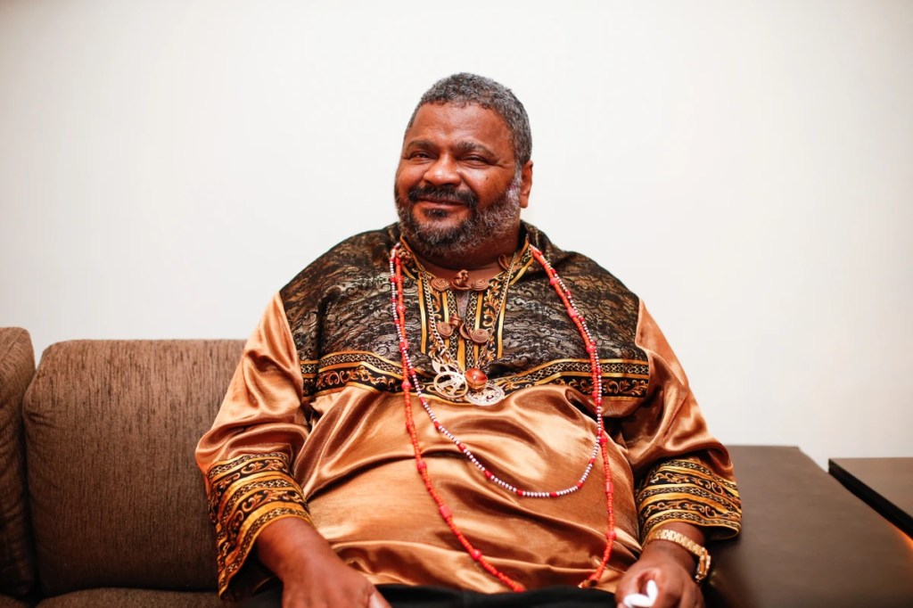 Morre aos 66 anos, o cantor e compositor Arlindo Cruz, um dos nomes mais importantes e queridos do samba brasileiro