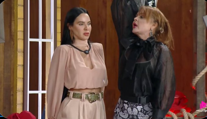 URGENTE: GABY SPANIC DÁ UM TAPA NA CARA DE&nbsp;TÀMIRES