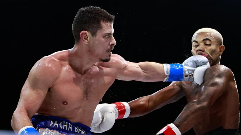 Após derrota, Davi Brito posta foto abraçado com Sacha: “No ringue é trocação, mas fora dele é amizade e esporte! 