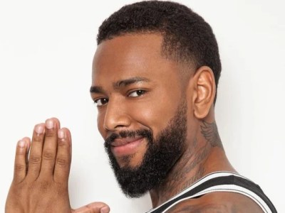 Nego do Borel é flagrado “pegando fila” para entrar em camarote 