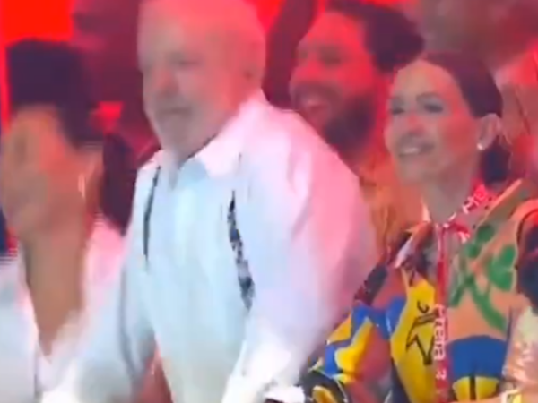 Vídeo de Lula pulando no Carnaval de Salvador ao lado de Janja&nbsp;viralza