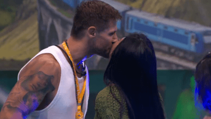 Após dormirem juntinhos, Marciele e Jonas comentam momento no #BBB26