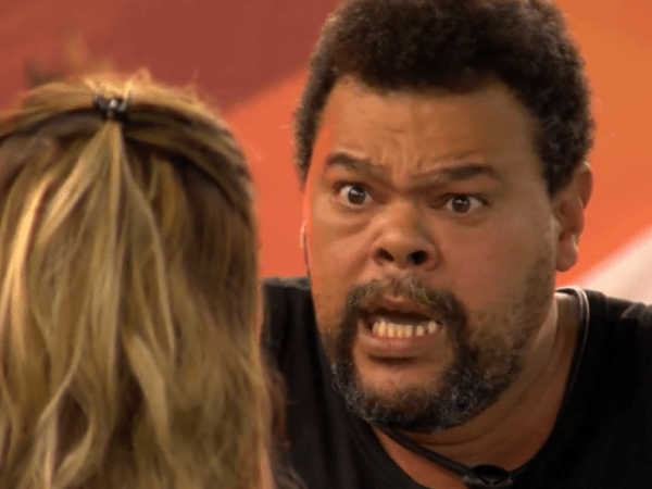  Ana Paula Renault pergunta motivo de Babu estar gritando durante treta no #BBB26 e ele reage gritando 