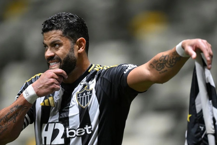 Jogador Hulk, do Atlético-MG, esteve envolvido em uma briga generalizada dentro de campo após o apito final da decisão do Campeonato&nbsp;Mineiro