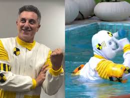 Luciano Huck se veste de Dummy para entrar na casa do&nbsp;#BBB26