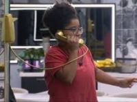 Big Fone toca e Tia Milena&nbsp;atende