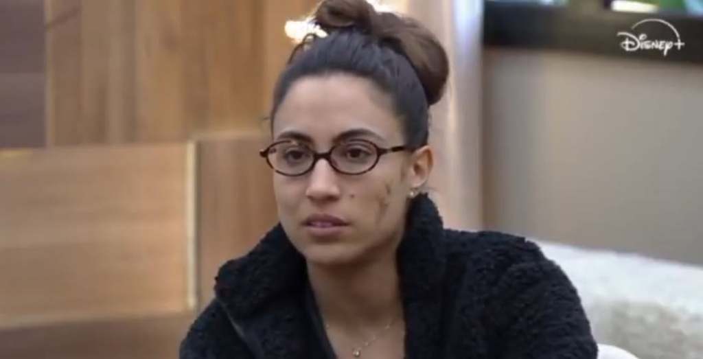 Nikita diz que só não apanhou de Jovan por estar em um ambiente monitorado”