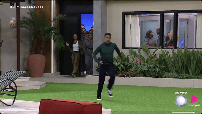 Veja a reação de Thiago após saber que estava eliminado da&nbsp;#ACasadoPatrão