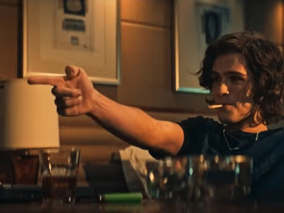 João Guilherme aparece em cena ousada divulgada do filme ‘O Rei da&nbsp;Internet’
