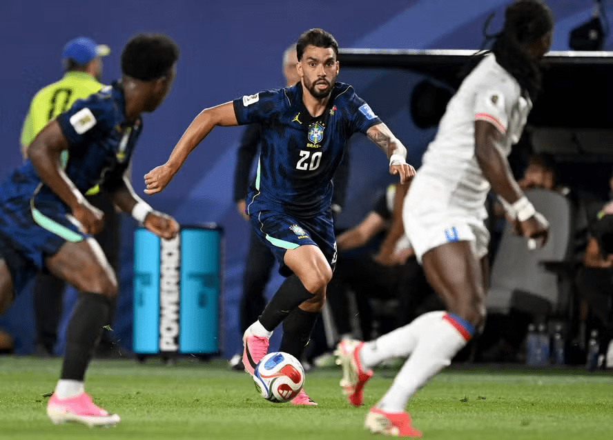 Paquetá comenta sobre críticas no primeiro jogo pela seleção brasileira: “Nada mais pode me&nbsp;abalar”